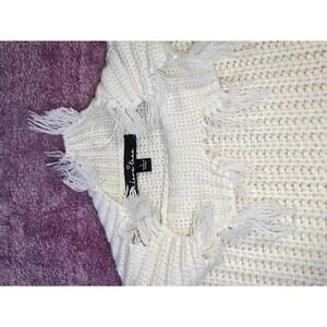 Love Tree Women's White Knit Sweater with Disyressed Fringe Details Size Large